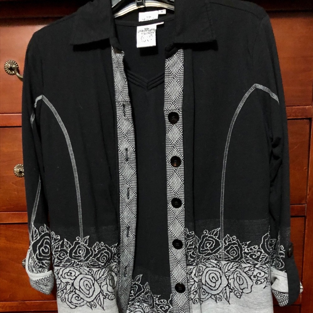 Sm Top & Jacket Matching Set! - image 7